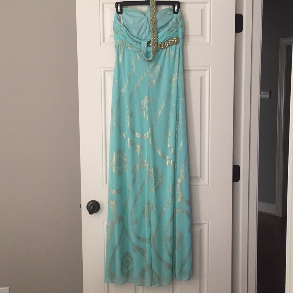Formal Dress - Picture 4 of 6